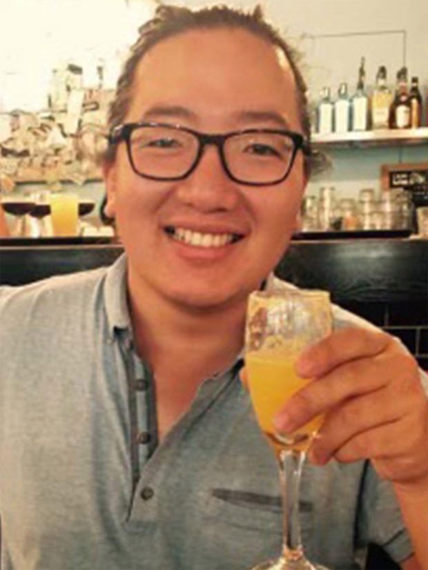 Nhân viên Starbucks bị khách dí chiếc order nhìn tức muốn lòi bản họng, lên mạng than thở thì bị... đuổi việc luôn - Ảnh 2.