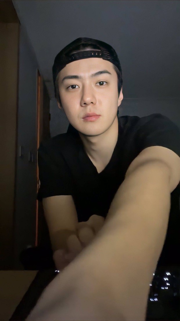 Sehun (EXO) than phiền mỗi ngày phải nhận cả trăm cuộc gọi nặc danh, iFan nhanh chóng gợi ý bật tính năng siêu hay ho trên iPhone - Ảnh 1.