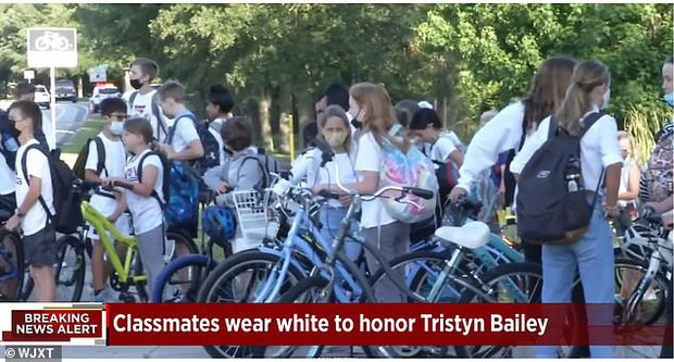 Cô bé 13 tuổi được tìm thấy đã chết trong rừng, cảnh sát lập tức bắt giữ thiếu niên 14 tuổi chỉ nhờ 1 bức ảnh selfie cậu ta đăng lên mạng - Ảnh 4.