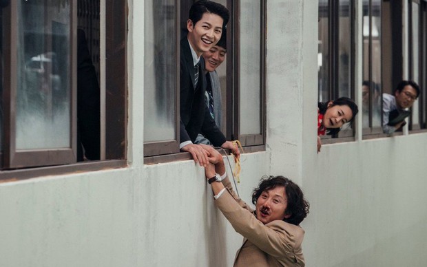 Bạn diễn thừa nhận từng “sốc visual” vì Song Joong Ki, đến nỗi liên tiếp quay hỏng trong Vincenzo, - Ảnh 2.