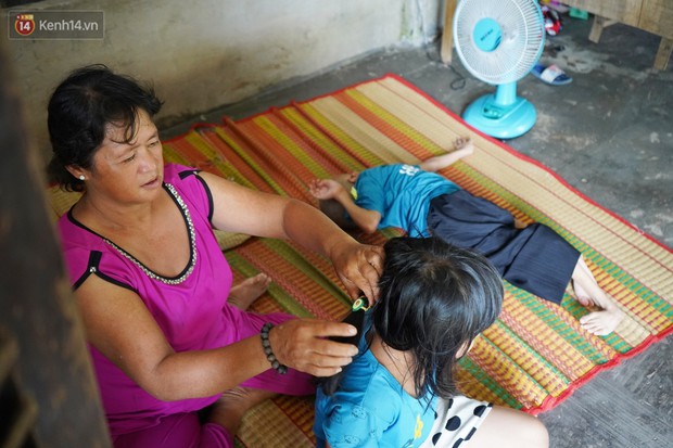 3 đứa trẻ bệnh tật, đói ăn trong căn chòi rách nát: Mấy bạn nói nhà con nghèo, có anh trai bại não nên không được chơi chung - Ảnh 9.