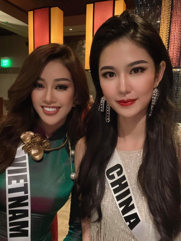 Khánh Vân gây sốt khi diện áo dài truyền thống ở Miss Universe, xinh nức nở đọ sắc với Hoa hậu xứ Trung trong 1 khung hình - Ảnh 7. Khánh Vân gây sốt khi diện áo dài truyền thống ở Miss Universe, xinh nức nở đọ sắc với Hoa hậu xứ Trung trong 1 khung hình - Ảnh 7.