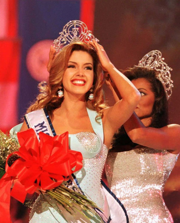 4 sự vụ chấn động lịch sử Miss Universe: Hoa hậu suýt mất ngôi vì béo, trao nhầm vương miện, Donald Trump gây sốc vì loạt phát ngôn - Ảnh 9.