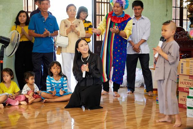 Ảnh hiếm của gia đình nghệ sĩ nữ thành công nhất Vbiz: 3 chị em sau mấy chục năm trở thành siêu sao, tài sản hàng trăm tỷ đồng - Ảnh 11. Ảnh hiếm của gia đình nghệ sĩ nữ thành công nhất Vbiz: 3 chị em sau mấy chục năm trở thành siêu sao, tài sản hàng trăm tỷ đồng - Ảnh 11.