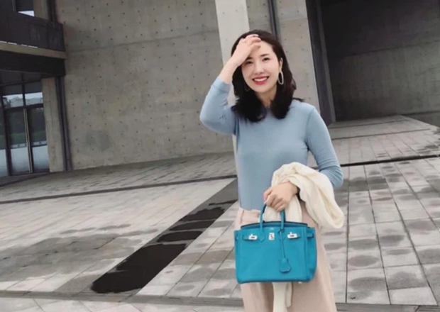 Nhan sắc vợ chủ tịch Taobao trong ống kính người qua đường có còn chuẩn khí chất phu nhân tổng tài? - Ảnh 4. Nhan sắc vợ chủ tịch Taobao trong ống kính người qua đường có còn chuẩn khí chất phu nhân tổng tài? - Ảnh 4.