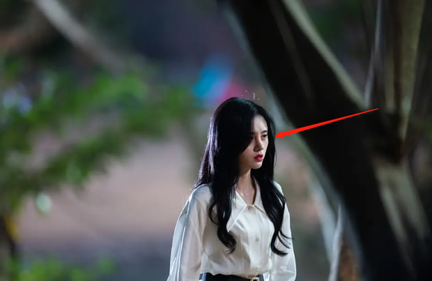 Bóc mẽ các cú lừa của sao Cbiz: Làn da trắng bóc, tóc tai mượt mà,... tất cả chỉ là hàng pha ke? - Ảnh 8. Bóc mẽ các cú lừa của sao Cbiz: Làn da trắng bóc, tóc tai mượt mà,... tất cả chỉ là hàng pha ke? - Ảnh 8.
