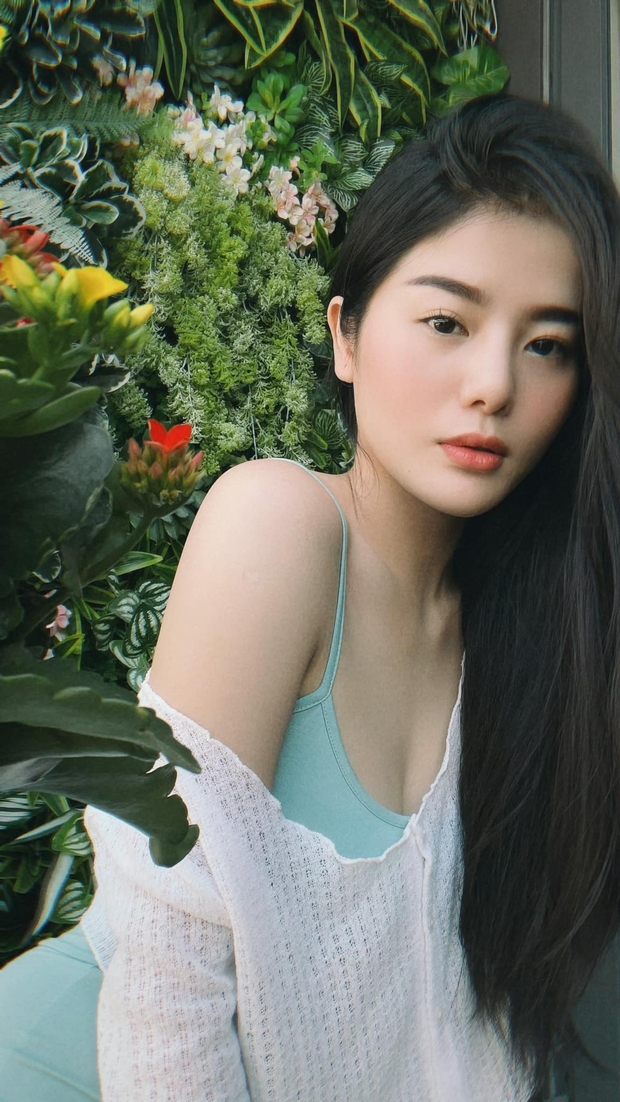 Thêm 1 chị gái nhà giàu gây choáng: Sở hữu cả bộ sưu tập siêu xe, mặc áo màu gì - đi xe màu đó! - Ảnh 8. Thêm 1 chị gái nhà giàu gây choáng: Sở hữu cả bộ sưu tập siêu xe, mặc áo màu gì - đi xe màu đó! - Ảnh 8.
