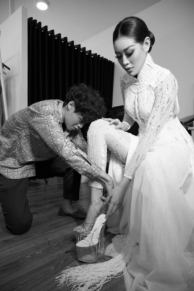 Hé lộ ảnh hậu trường chưa từng công bố Khánh Vân trong suốt hành trình thi Miss Universe: Bật khóc khi thử Quốc phục, - Ảnh 5. Hé lộ ảnh hậu trường chưa từng công bố Khánh Vân trong suốt hành trình thi Miss Universe: Bật khóc khi thử Quốc phục, - Ảnh 5.