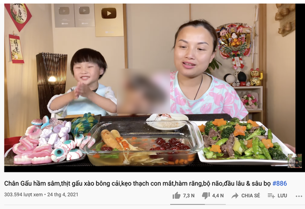 Quỳnh Trần JP tiếp tục ăn uống kinh dị sau màn nhai chân gấu phản cảm, tuy nhiên đã biết thay đổi 1 điểm làm netizen nguôi ngoai - Ảnh 1. Quỳnh Trần JP tiếp tục ăn uống kinh dị sau màn nhai chân gấu phản cảm, tuy nhiên đã biết thay đổi 1 điểm làm netizen nguôi ngoai - Ảnh 1.