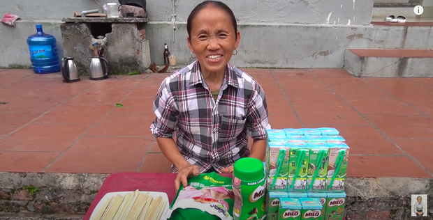 Bà Tân lại khiến dân mạng sôi sục trong vlog mới nhất: Review thì giả trân, đáng nói hơn là cảnh tụ tập đông người giữa mùa dịch? - Ảnh 2.