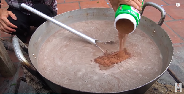 Bà Tân lại khiến dân mạng sôi sục trong vlog mới nhất: Review thì giả trân, đáng nói hơn là cảnh tụ tập đông người giữa mùa dịch? - Ảnh 5.