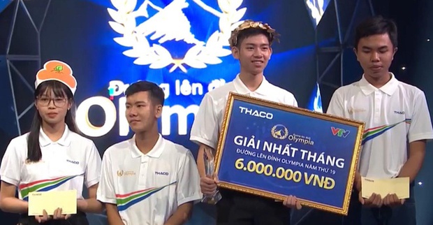 Sĩ tử 2k3 cãi tay đôi với SV Bách Khoa, châm biếm có học giỏi không, ai ngờ lại chạm mặt đúng cựu thí sinh Olympia - Ảnh 5. Sĩ tử 2k3 cãi tay đôi với SV Bách Khoa, châm biếm có học giỏi không, ai ngờ lại chạm mặt đúng cựu thí sinh Olympia - Ảnh 5.