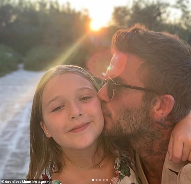 David Beckham gây tranh cãi nảy lửa vì vô tư hôn môi con gái trong lúc ăn mì, netizen bên khó chịu bên ngưỡng mộ bộ đôi - Ảnh 8.