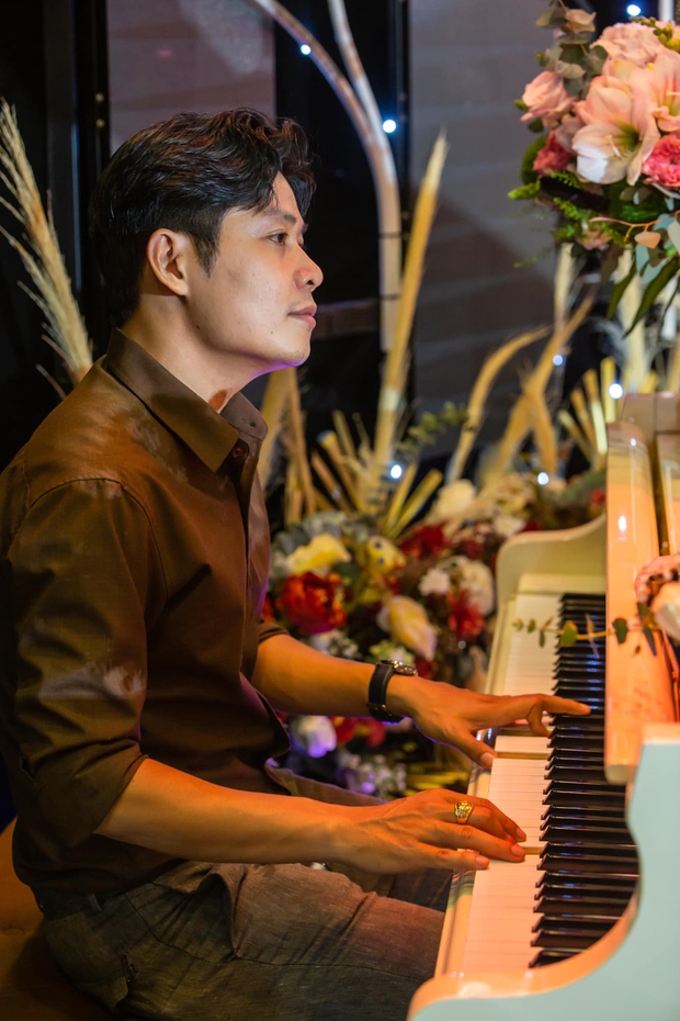 Chưa hết biến: Nhạc sĩ Nguyễn Văn Chung và Vy Oanh khẩu chiến gay gắt về quan điểm khán giả nuôi nghệ sĩ - Ảnh 3. Chưa hết biến: Nhạc sĩ Nguyễn Văn Chung và Vy Oanh khẩu chiến gay gắt về quan điểm khán giả nuôi nghệ sĩ - Ảnh 3.