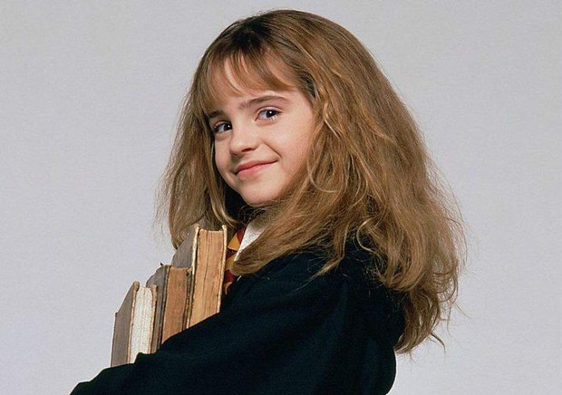 Emma Watson để lại tóc ngắn màu nâu y hệt Hermione ngày xưa, nhưng sao nhan sắc tuột dốc quá thế này - Ảnh 9.