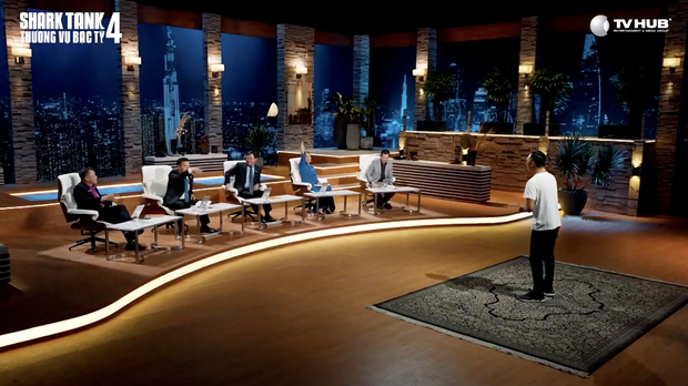 CEO điển trai đi gọi vốn khiến 4/5 Shark tranh giành dữ dội, Shark Hưng còn thốt lời ngôn tình: Anh mới là chân ái - Ảnh 3. CEO điển trai đi gọi vốn khiến 4/5 Shark tranh giành dữ dội, Shark Hưng còn thốt lời ngôn tình: Anh mới là chân ái - Ảnh 3.