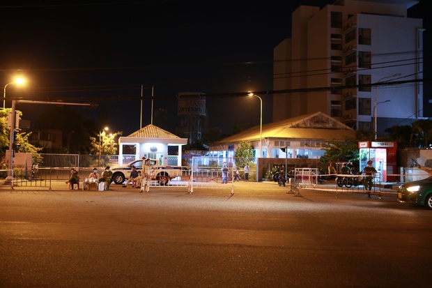 Bí thư Đà Nẵng yêu cầu xử lý 2 công ty để dịch COVID-19 lây lan ở khu công nghiệp An Đồn - Ảnh 1. Bí thư Đà Nẵng yêu cầu xử lý 2 công ty để dịch COVID-19 lây lan ở khu công nghiệp An Đồn - Ảnh 1.