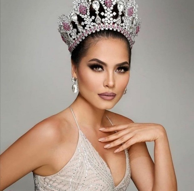 Tân Hoa hậu Miss Universe 2020: Nàng kỹ sư máy tính với nhan sắc và body nức nở, quá khứ mất tích khó hiểu bất ngờ bị đào lại - Ảnh 5.