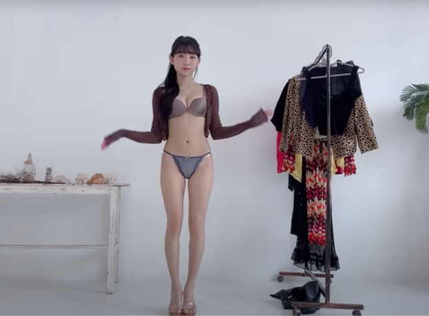 Loạt kênh YouTube hot girl triệu views: Uốn éo khoe thân nhưng núp bóng video tư vấn outfit - Ảnh 6.