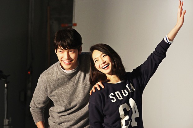 Shin Min Ah đăng ảnh đi chơi sương sương, netizen bóc luôn chi tiết nghi vấn hẹn hò Kim Woo Bin - Ảnh 7.