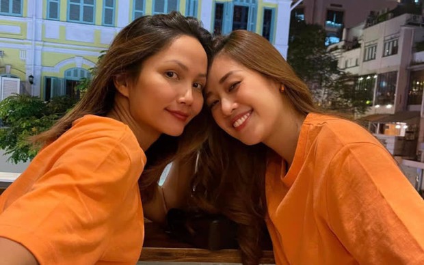 HHen Niê “tức nước vỡ bờ” livestream vì liên tục bị tố có ý xấu với Khánh Vân: Không ai có thể đạp đổ tình cảm của 2 chị em - Ảnh 3. HHen Niê “tức nước vỡ bờ” livestream vì liên tục bị tố có ý xấu với Khánh Vân: Không ai có thể đạp đổ tình cảm của 2 chị em - Ảnh 3.