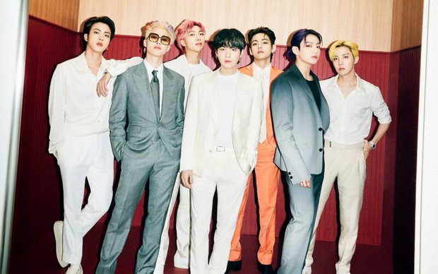 BTS chưa comeback vẫn giúp công ty phá đảo lợi nhuận quý 1, còn lợi nhuận nhà YG thì không bằng một lần Lisa vén tóc mái - Ảnh 2.