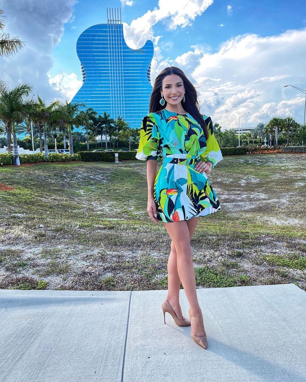 Á hậu 1 Miss Universe 2020 từng diện quốc phục gây đau mắt, hành trang chinh chiến chỉ hơn 10 bộ đồ - Ảnh 5.