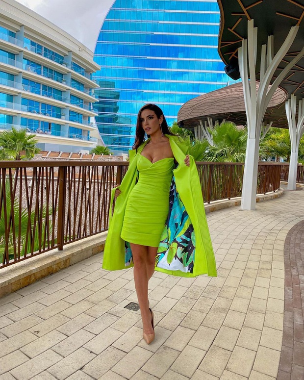 Á hậu 1 Miss Universe 2020 từng diện quốc phục gây đau mắt, hành trang chinh chiến chỉ hơn 10 bộ đồ - Ảnh 7.