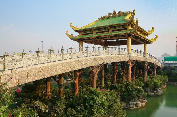 Trước khi bà Phương Hằng cấm cửa nghệ sĩ Việt đến KDL Đại Nam, đâu là MV cuối cùng được thực hiện tại địa điểm này? - Ảnh 5. Trước khi bà Phương Hằng cấm cửa nghệ sĩ Việt đến KDL Đại Nam, đâu là MV cuối cùng được thực hiện tại địa điểm này? - Ảnh 5.