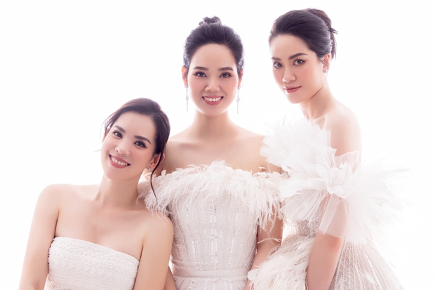 Top 3 HHVN 2002 hội ngộ chung khung hình, gần 20 năm ở ẩn mà nhan sắc hiện tại vẫn khiến dân tình choáng váng - Ảnh 5. Top 3 HHVN 2002 hội ngộ chung khung hình, gần 20 năm ở ẩn mà nhan sắc hiện tại vẫn khiến dân tình choáng váng - Ảnh 5.
