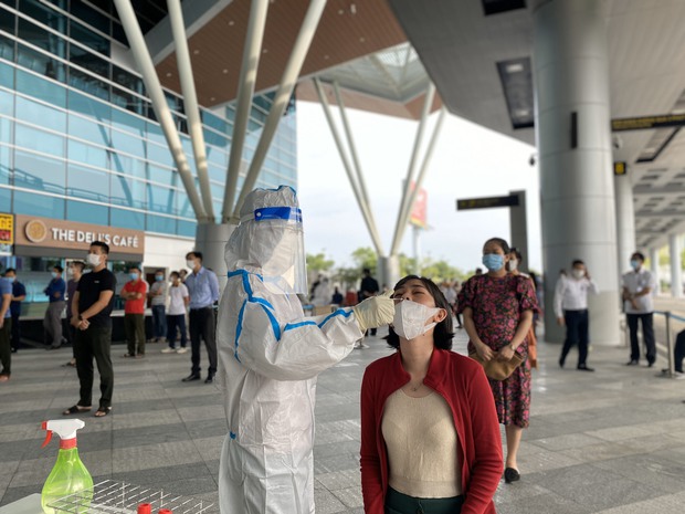 Thêm 2 ca mắc Covid-19 ở Đà Nẵng, trong đó có 1 cán bộ y tế trường tiểu học chưa rõ nguồn lây - Ảnh 1. Thêm 2 ca mắc Covid-19 ở Đà Nẵng, trong đó có 1 cán bộ y tế trường tiểu học chưa rõ nguồn lây - Ảnh 1.