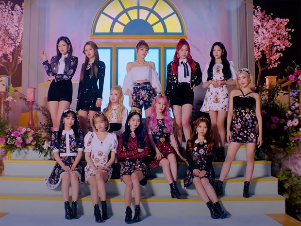 Forbes gọi IZ*ONE tan rã là mất mát lớn đầu tiên của Kpop năm 2021, Knet không đồng tình mà mỉa mai: Nỗi hổ thẹn của Kpop thì có! - Ảnh 2. Forbes gọi IZ*ONE tan rã là mất mát lớn đầu tiên của Kpop năm 2021, Knet không đồng tình mà mỉa mai: Nỗi hổ thẹn của Kpop thì có! - Ảnh 2.