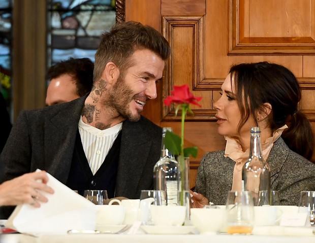 David và Victoria Beckham: Yêu ngay từ cái nhìn đầu tiên, suýt toang vì phốt chồng ngoại tình với trợ lý trẻ và cái kết khiến cả thế giới trầm trồ - Ảnh 16.