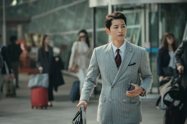 Rộ tin Song Joong Ki cặp kè Suzy ở phim về giới tài phiệt, netizen điên đảo chết chìm trong bể visual - Ảnh 2.