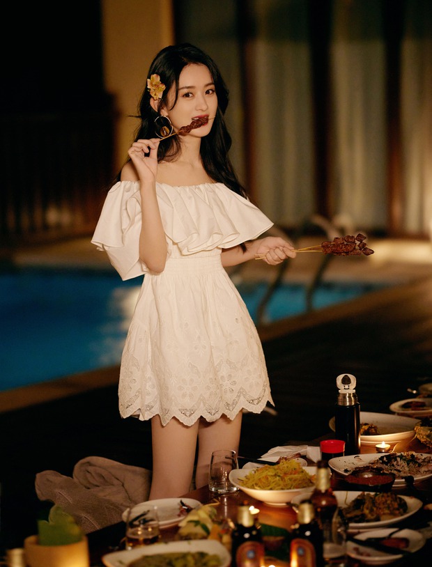 Triệu Lệ Dĩnh bùng nổ visual với bộ ảnh mới, nhan sắc lẫn body đúng chuẩn Phụ nữ đẹp nhất khi không thuộc về ai - Ảnh 3. Triệu Lệ Dĩnh bùng nổ visual với bộ ảnh mới, nhan sắc lẫn body đúng chuẩn Phụ nữ đẹp nhất khi không thuộc về ai - Ảnh 3.