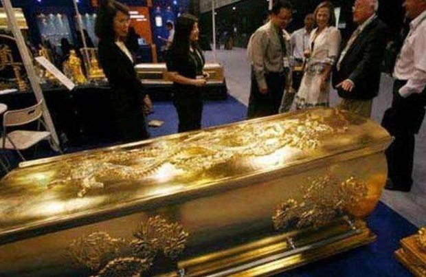 Mở 3 lớp áo quan mới phát hiện một quan tài bằng vàng ròng, nhưng 13 năm qua không ai dám mở, lý do là gì? - Ảnh 3. Mở 3 lớp áo quan mới phát hiện một quan tài bằng vàng ròng, nhưng 13 năm qua không ai dám mở, lý do là gì? - Ảnh 3.