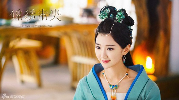 Nhan sắc hội mỹ nữ Chân Hoàn Truyện được đề cử Bạch Ngọc Lan: Bà cố nội Ung Chính giờ gợi cảm hết sức! - Ảnh 11. Nhan sắc hội mỹ nữ Chân Hoàn Truyện được đề cử Bạch Ngọc Lan: Bà cố nội Ung Chính giờ gợi cảm hết sức! - Ảnh 11.