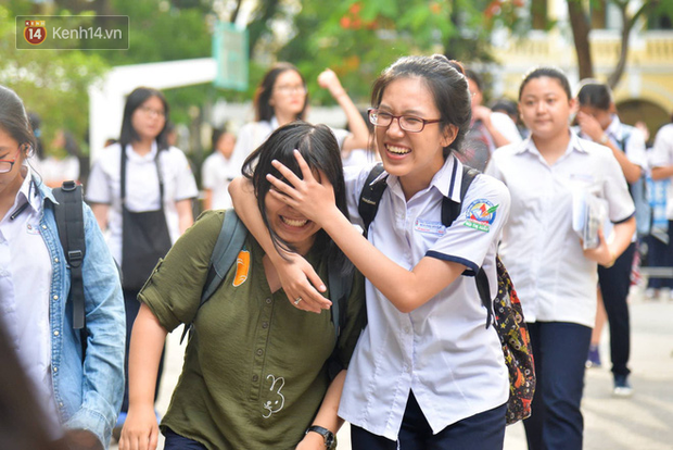 MỚI: Một số địa phương cho học sinh quay trở lại trường tiếp tục học tập và ôn luyện - Ảnh 1. MỚI: Một số địa phương cho học sinh quay trở lại trường tiếp tục học tập và ôn luyện - Ảnh 1.