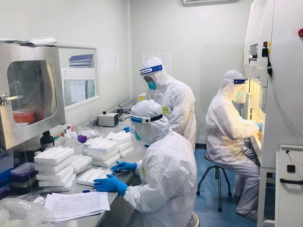 Hà Nội: Ca mắc Covid-19 mới nhất ở cạnh phòng bệnh có ô thông khí, chung điều hòa với 2 F1 của cựu Giám đốc Hacinco - Ảnh 1. Hà Nội: Ca mắc Covid-19 mới nhất ở cạnh phòng bệnh có ô thông khí, chung điều hòa với 2 F1 của cựu Giám đốc Hacinco - Ảnh 1.