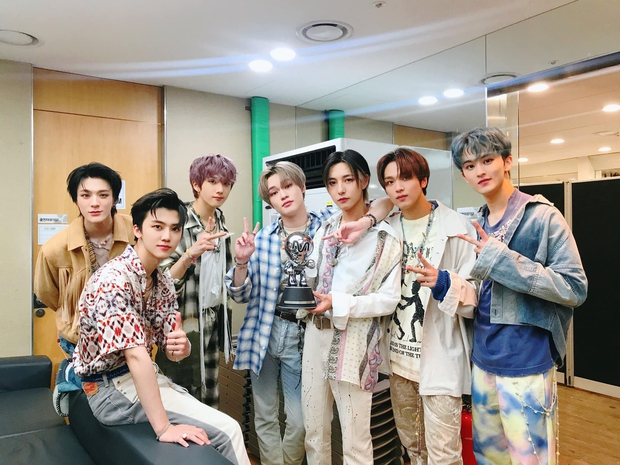 Hậu bị chỉ trích hát nhép, boygroup SM lộ giọng live encore ra sao mà dân tình đồng loạt quay xe? - Ảnh 1. Hậu bị chỉ trích hát nhép, boygroup SM lộ giọng live encore ra sao mà dân tình đồng loạt quay xe? - Ảnh 1.