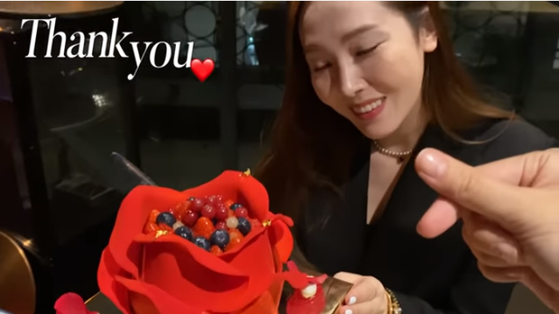 Tiệc sinh nhật hot nhất hôm nay: Jennie (BLACKPINK) đến chúc mừng Jessica, không ngại mối quan hệ Krystal - Kai hay gì? - Ảnh 4. Tiệc sinh nhật hot nhất hôm nay: Jennie (BLACKPINK) đến chúc mừng Jessica, không ngại mối quan hệ Krystal - Kai hay gì? - Ảnh 4.