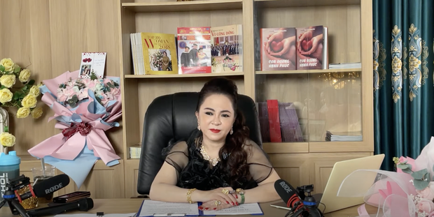 Đây là nghệ sĩ Việt mới bị đại gia Phương Hằng khiêu chiến và còn tuyên bố chơi tất tay trên livestream - Ảnh 2. Đây là nghệ sĩ Việt mới bị đại gia Phương Hằng khiêu chiến và còn tuyên bố chơi tất tay trên livestream - Ảnh 2.