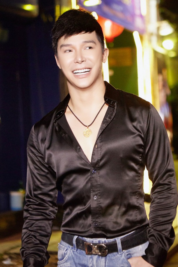 Nathan Lee sẽ mua thêm 3 bài độc quyền nữa vì album 6 bài hơi ít, kêu gọi cõi mạng ngưng chỉ trích NS Nguyễn Hồng Thuận - Ảnh 4. Nathan Lee sẽ mua thêm 3 bài độc quyền nữa vì album 6 bài hơi ít, kêu gọi cõi mạng ngưng chỉ trích NS Nguyễn Hồng Thuận - Ảnh 4.
