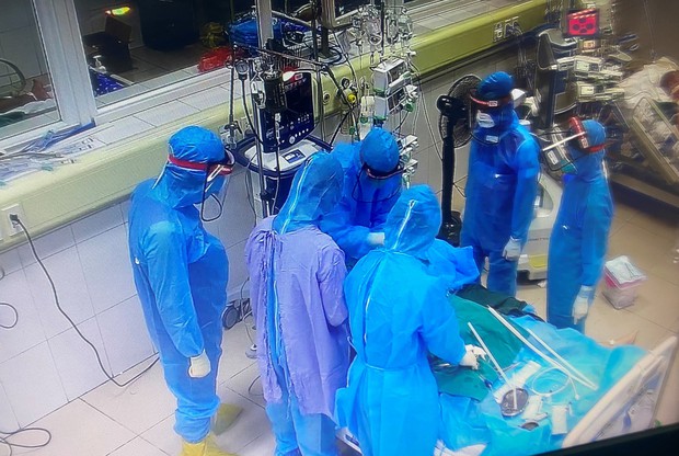 Tâm sự đêm muộn của những y bác sĩ trong bệnh viện cách ly - Ảnh 3. Tâm sự đêm muộn của những y bác sĩ trong bệnh viện cách ly - Ảnh 3.