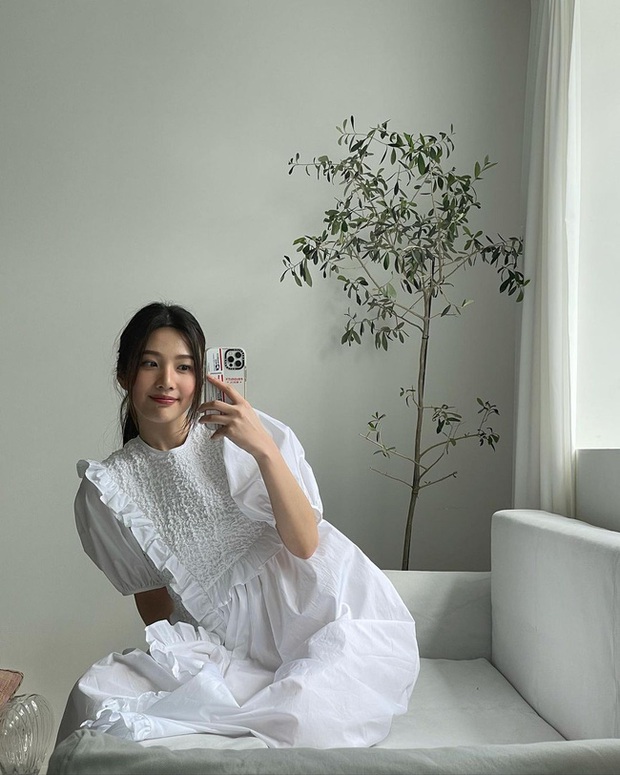 Joy có cả bộ sưu tập váy chuẩn tiểu thư, xem để biết thế nào là diện đồ bánh bèo mà vẫn sang chảnh - Ảnh 5. Joy có cả bộ sưu tập váy chuẩn tiểu thư, xem để biết thế nào là diện đồ bánh bèo mà vẫn sang chảnh - Ảnh 5.