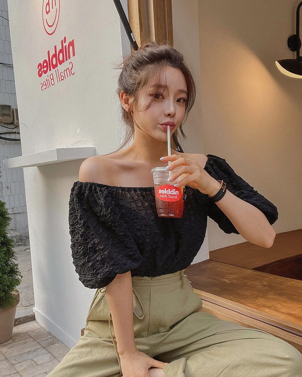 Để tránh gặp tai nạn khi diện đồ đen như Jisoo và Jungyeon, đây là tips mix đồ an toàn cho các nàng - Ảnh 6. Để tránh gặp tai nạn khi diện đồ đen như Jisoo và Jungyeon, đây là tips mix đồ an toàn cho các nàng - Ảnh 6.