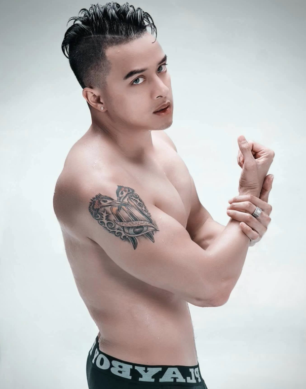 Cao Thái Sơn khoe body xôi thịt, khẳng định chắc nịch 1 điều giữa biến căng bị Nathan Lee mua hết hit đình đám - Ảnh 2. Cao Thái Sơn khoe body xôi thịt, khẳng định chắc nịch 1 điều giữa biến căng bị Nathan Lee mua hết hit đình đám - Ảnh 2.