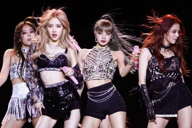 Mnet 3 đời bán bánh tráng: Từng bôi nhọ BLACKPINK tại MAMA mà giờ lại khen Lisa là nữ hoàng Kpop? - Ảnh 10. Mnet 3 đời bán bánh tráng: Từng bôi nhọ BLACKPINK tại MAMA mà giờ lại khen Lisa là nữ hoàng Kpop? - Ảnh 10.