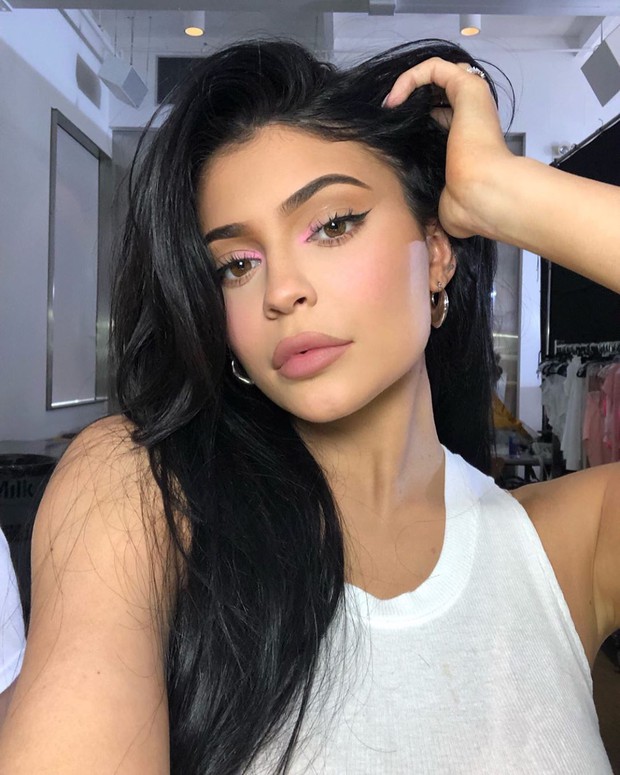 Kylie Jenner gây tranh cãi khi lộ ảnh quá khứ, dân tình sốc nặng vì tưởng tỷ phú trẻ... đổi luôn cả đầu - Ảnh 6.