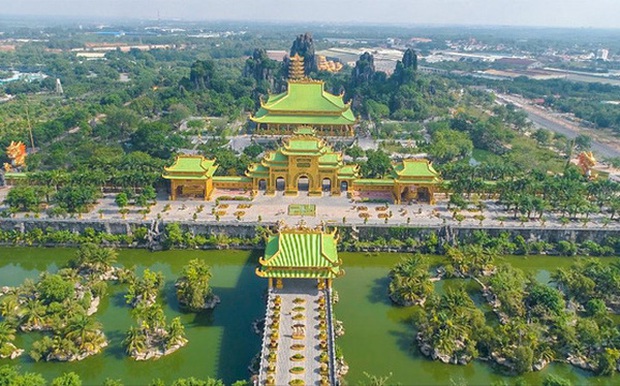 Đại gia Phương Hằng quyết định dùng doanh thu của Đại Nam để làm 1 việc ngoài từ thiện, dân mạng ai nấy đều bất ngờ - Ảnh 1. Đại gia Phương Hằng quyết định dùng doanh thu của Đại Nam để làm 1 việc ngoài từ thiện, dân mạng ai nấy đều bất ngờ - Ảnh 1.